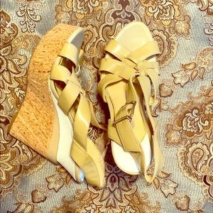 Gianni bini wedge sandals tan patient leather look